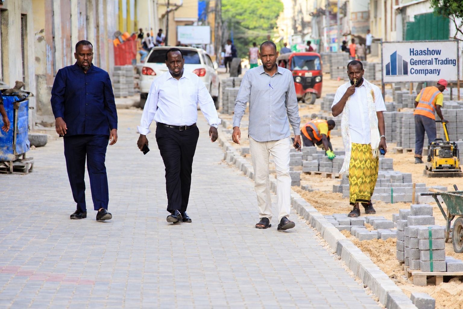Bakaaraha interlock road inspection, Mogadishu